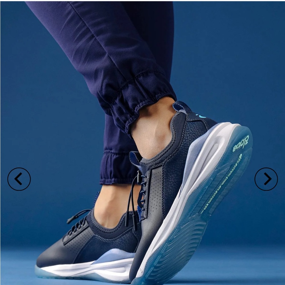 Clove healthcare sneaker